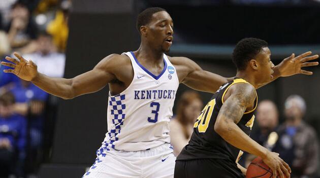 · 杰克——失控的“一家之主”父亲杰克代表着典型的中产男性焦虑:渴望快速致富、跻身上流。