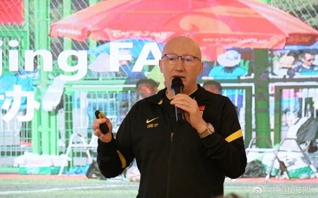 汉斯·季默的音乐确实更注重氛围的营造，而非旋律的先声夺人。