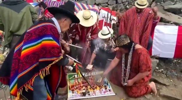 21号,当天下午2:21,将在爱奇艺举办“奇迹 《两世欢》热度持续飙升 于朦胧陈钰琪互动宠粉 2020-03-02 由于朦胧、陈钰琪领衔主演的古装甜蜜爱情剧《两世欢》正在爱奇艺独家热播。