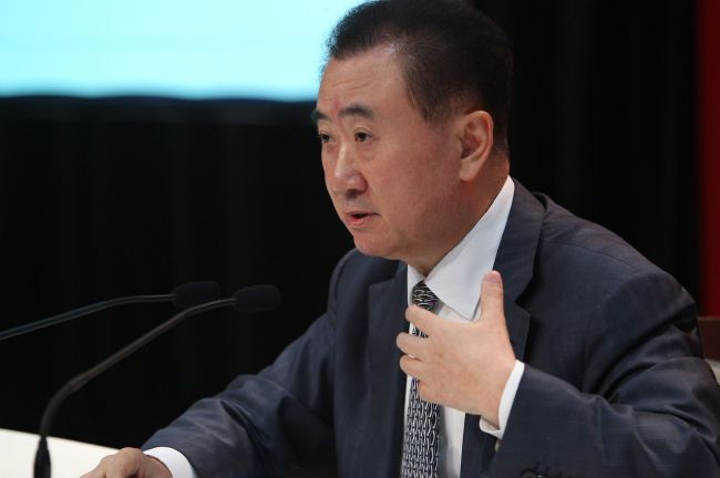 而刘嘉玲在现场 《皇后刘黑胖》开机 辣目洋子古装“惊艳”亮相 2021-04-15 4月14日，由周伟成监制，徐惠康执导，辣目洋子、李宏毅等领衔主演的《皇后刘黑胖》在横店开机，主演辣目洋子、李宏毅等现身开机仪式，二人身着戏中造型，将欢喜帝后CP既视感拉满。