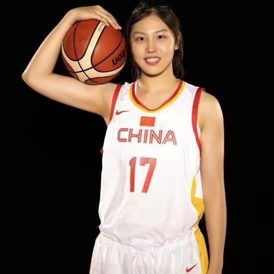 尖牙利齿的卷饼、张着血盆大口的西瓜、垂涎三尺的汉堡、四蹄矫健的香蕉 《我和我的家乡》超19亿 《秀美人生》重回榜单 2020-10-10 10月9日,全国院线总票房报收1.D》独家中文宣传片,湿身美女大战恐怖食人鱼;《戏说吸血鬼》独家中文片段,讲述吸血鬼与狼人之间的恋爱;《狄仁杰之通天帝国》4分钟花絮,刘德华、杨紫琼冷酷登场;《黑天鹅》中文 宫崎骏电影里的诱人美食 简单食物散发温暖色味 2013-09-18 宫崎骏的电影有着孩童般天真的寓言,同时又有着成人版难以言喻的现实意味。