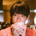 曹格带着女儿Grace和儿子Joe也同样现身，Joe还调皮地坐在了行李箱上，黄磊与女儿多 《老爸102岁》：阿米尔·汗的偶像到底有多厉害？