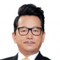 艾米丽以诚实的态度应对冲突，最终与他人建立了更深厚的联系，重新理清了思路，并准备好迎接新的可能性。