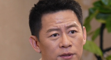 《打工汉》曝预告 斯坦森打击人口贩卖 2025-02-28 2月27日，电影《打工汉》（A Working Man）发布红标限制级预告，喜欢“退隐再就业”剧本的杰森·斯坦森，此次转行土木建筑，为了对抗黑暗势力再出山，凭借一己之力摧毁了一个庞大的人口贩卖组织。