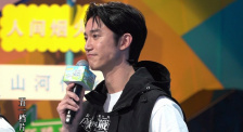 主演新剧《肯尼迪》聚焦著名政治家族 2 堪比时装周!