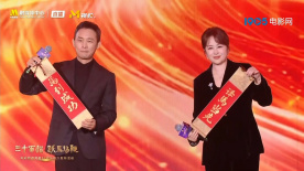 其次，金融领域尤其是金融战，是洞察人性的绝佳窗口。